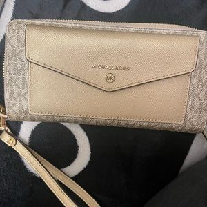 Brand new Michael Kors wallet